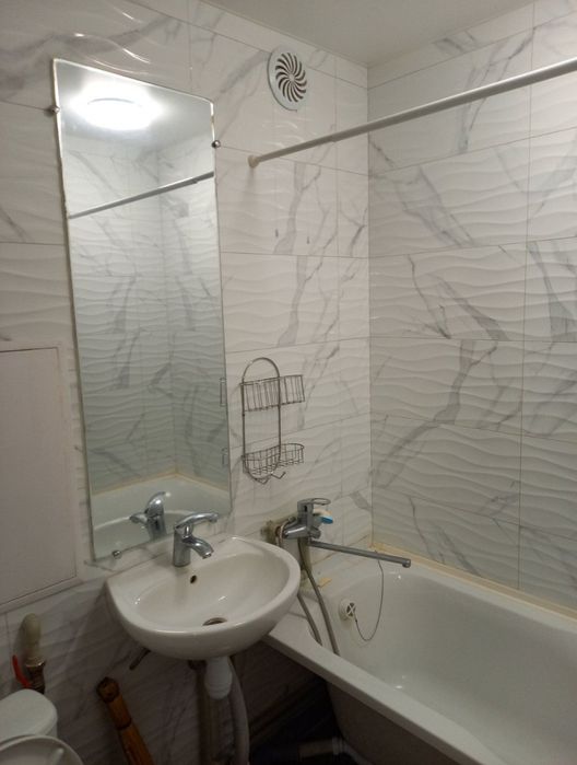 Здається 1-а квартира.м.Лісова.