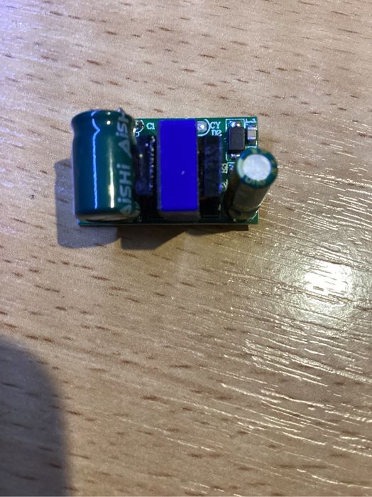 Адаптер с 220 в в 3 в .