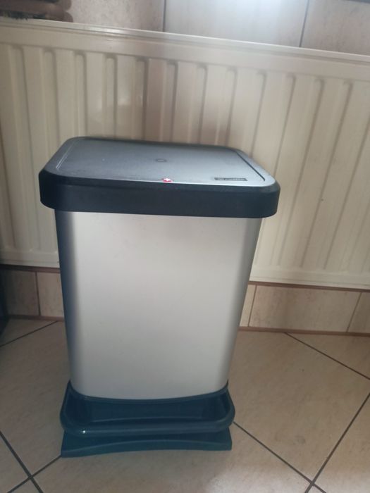 Kosz na śmieci automatyczny (nożny)