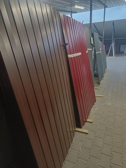 Профнастил некондиция или новый есть на Титова1 и Совхозная7 Днепр