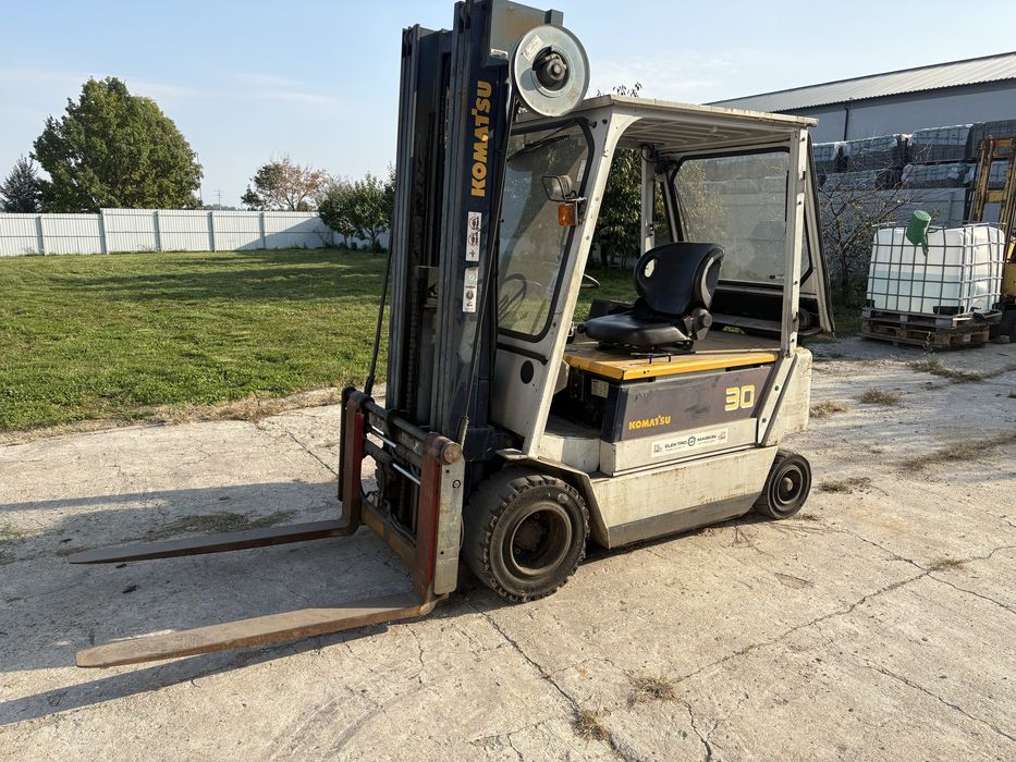 Komatsu wózek widłowy widlak eletryczny 3t triplex karetka wolny skok  przesów boczny