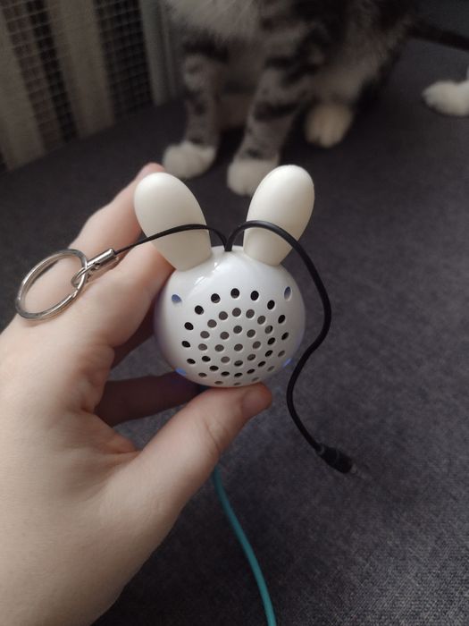 Mały głośnik w kształcie króliczka