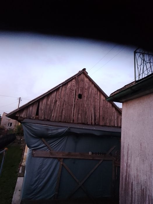 Drewniany dom do rozbiórki