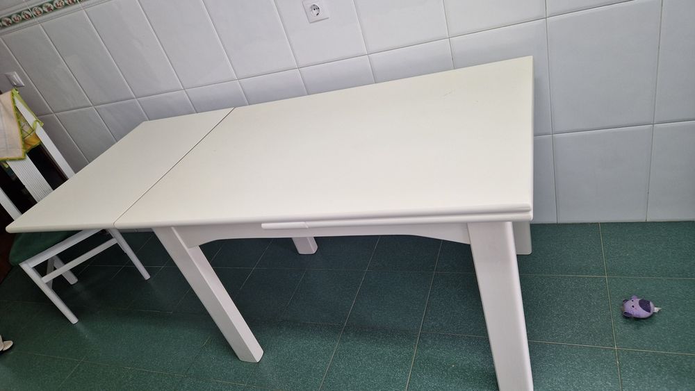 Mesa de cozinha / sala branca extensível