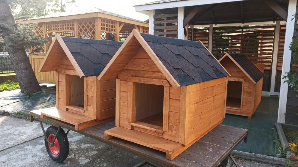 Buda dla psa ocieplana solidna Producent