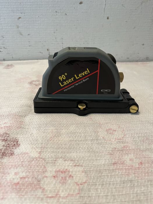 Продам лазерний рівень