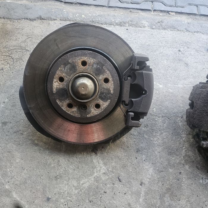 E46 330i 330ci 330d Hamulce Przód Zaciski swap hamulcy 325mm