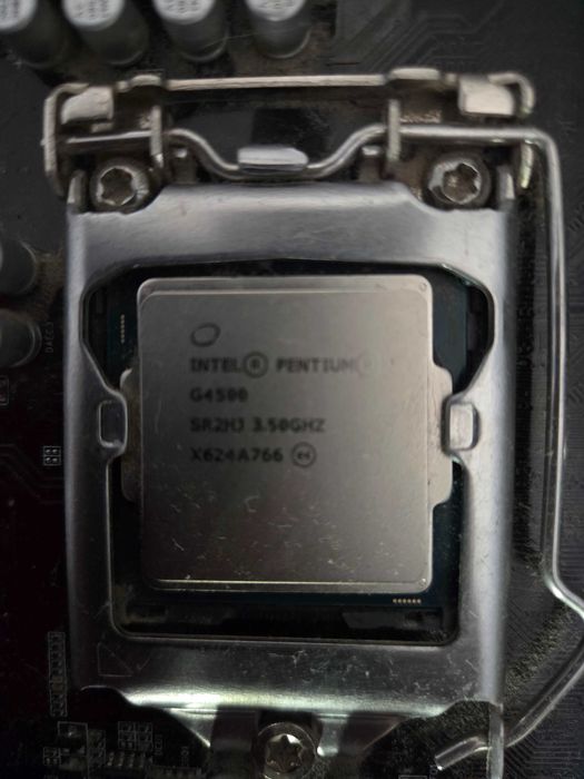 Комплект S1151: Gigabyte GA-H110M-S2 + Intel Pentium G4500 (3.5GHz)