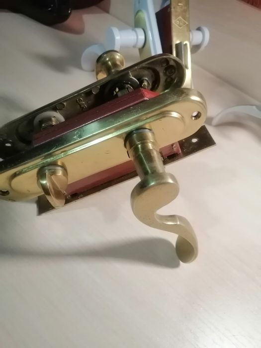 Замок дверной межкомнатный