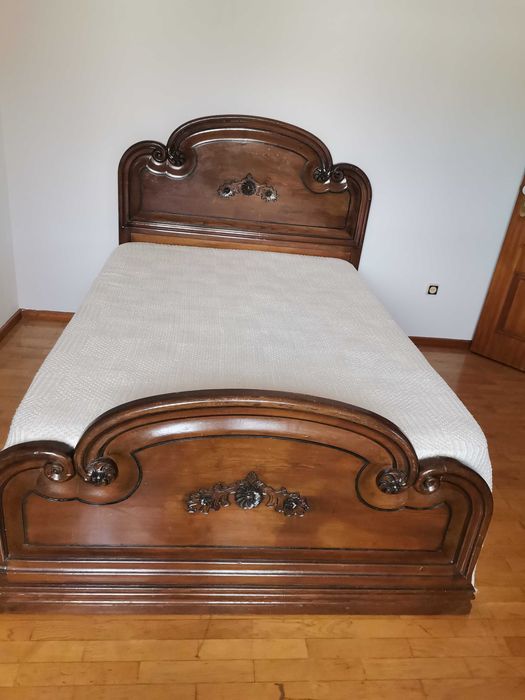 Mobilia completa de quarto em madeira maçiça