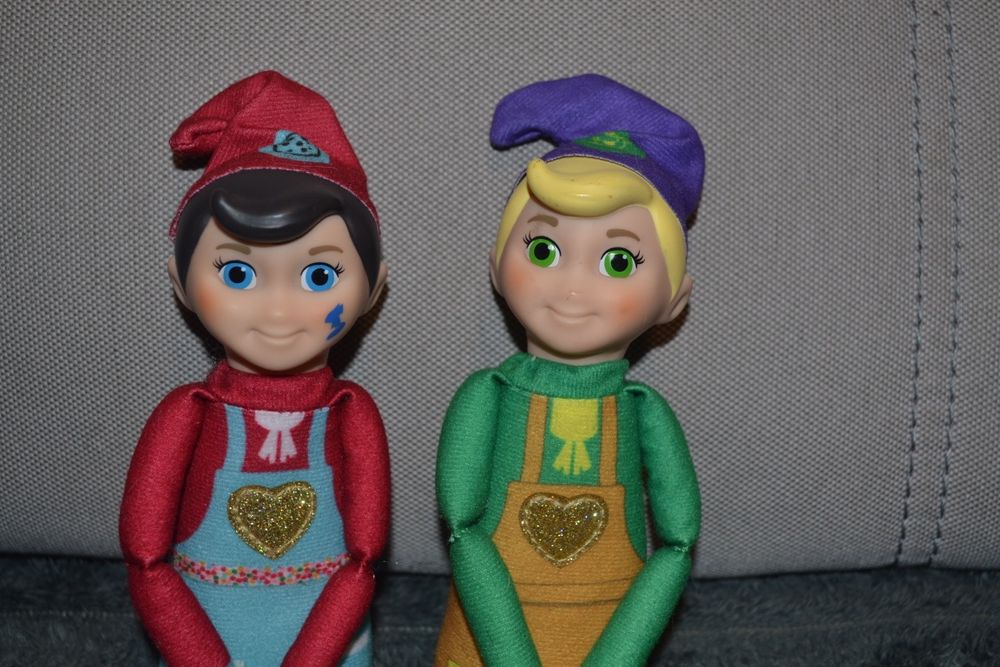 Ельфы на полке.Elf on the shelf.