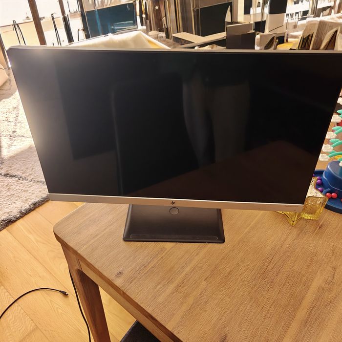 Monito HP Pavilion 27cw 27" IPS FHD 75Hz – Excelente Estado