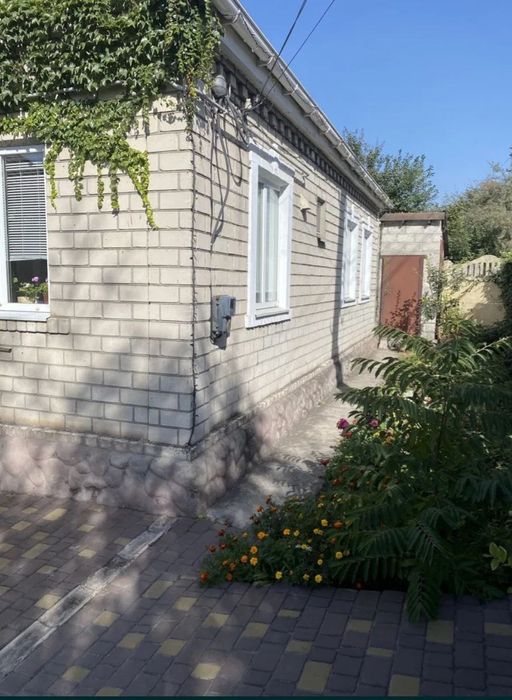 Продам два будинки на одній ділянці