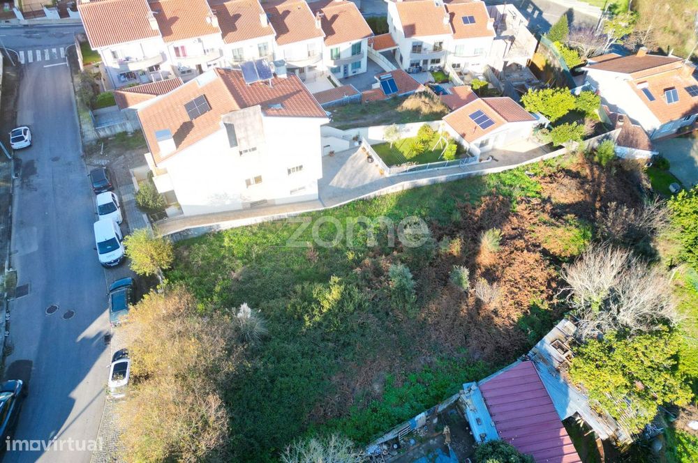 Excelente terreno urbano, com 423 m² — Gondomar (São Cosme), Valbom E Jovim, Porto