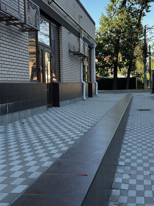 Оренда фасадного комерційного приміщення площею 150 кв.м. Ірпінь