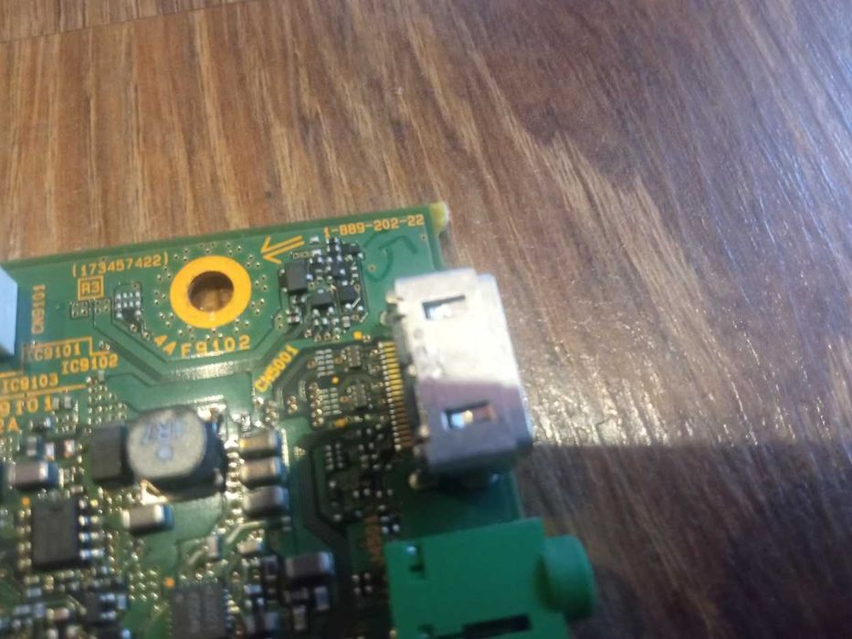 Płyta główna Sony 40W605B uszkodzona, po zalaniu.