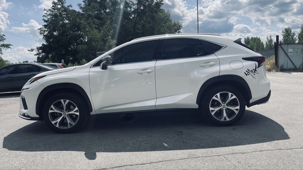 Надійний Lexus nx 200t