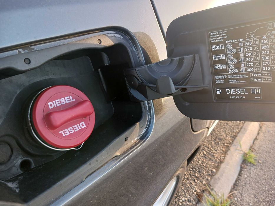 Mercedes E300 Bluetec Hybrid