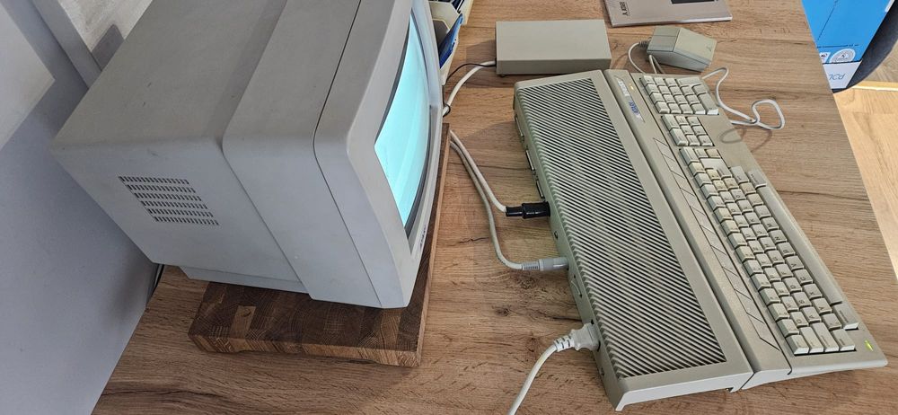 Duży zestaw Atari 1040 ST FM monitor sm124 myszka stacja dyskietki