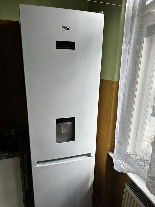 Okazja.Lodówka BEKO RCNA406E40DZWN No frost 200 cm Biała Podajnik wody