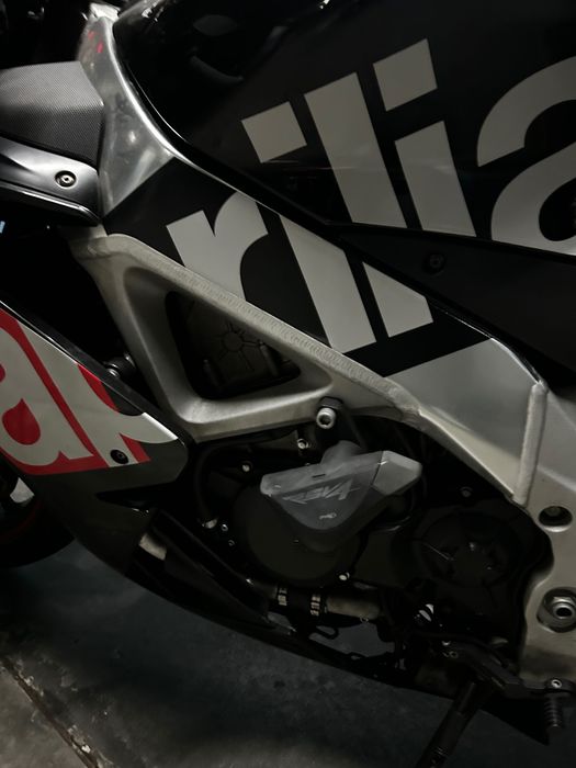 Aprilia RSV4-R 1000