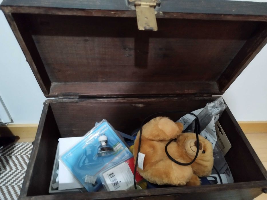 Baú antigo aproximadamente 180 anos