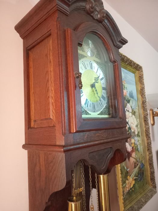 Продам часы настенные четвертные