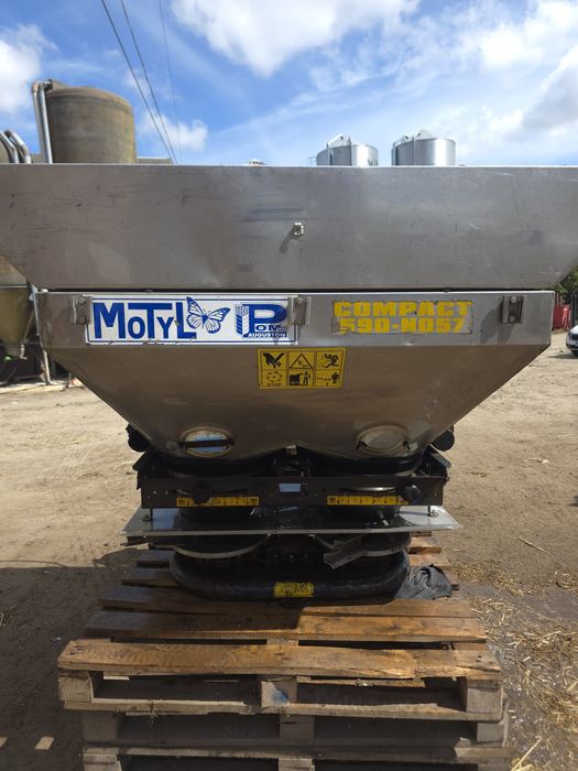 Rozsiewacz nawozu Motyl Compact 590-N057