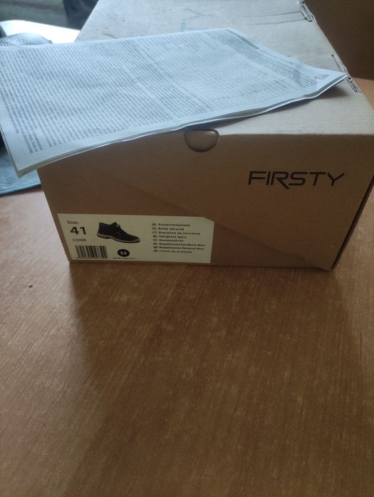 Рабочие ботинки.