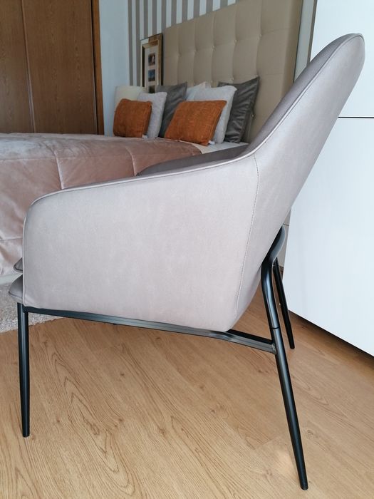 Cadeira de quarto  em polipele, cor Castanho