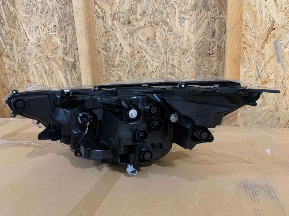Toyota Rav4 фара правая (hybrid) 2019-2021 81110-0R162
