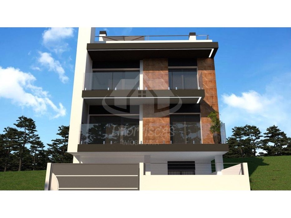 Moradia V4 com piscina e jardim privativo na Urbanização Terraços d...