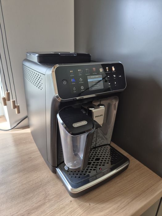 Ekspres PHILIPS  Lattego - 12 rodzajów kawy - GWARANCJA