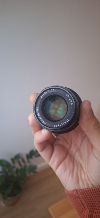 Objetiva TTArtisan APS-C 35mm f/1.4 Lens (Canon EF-M)