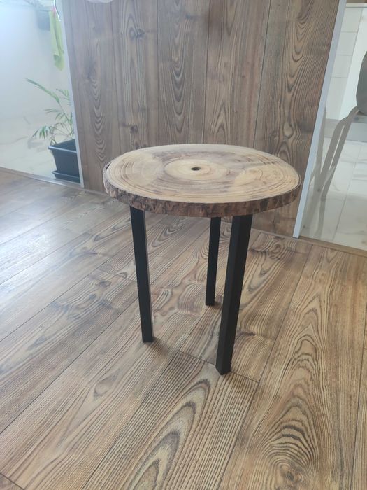 Banco/ mesa de apoio rústica em madeira