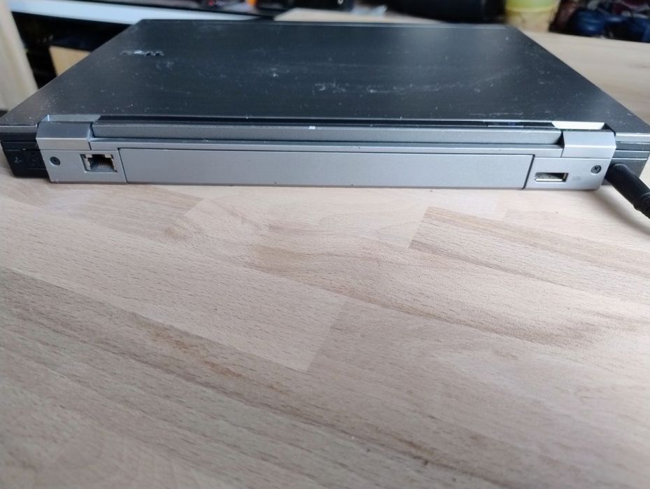 Laptop i5 DELL LATITUDE E6410 Alu Ram 4g GSM  WIN 10 HOME PRO