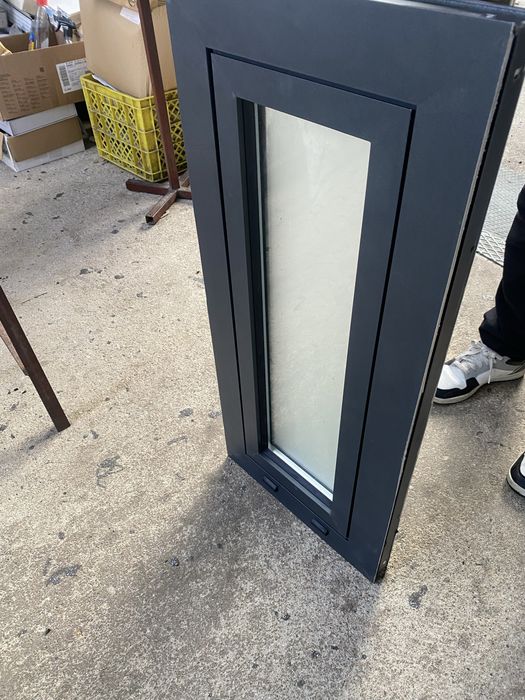 Janelas Basculantes c/ Vidro Duplo (Novas)