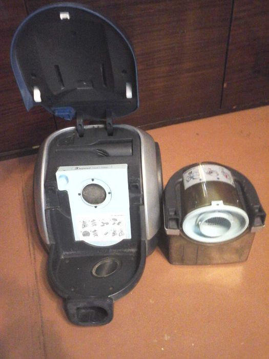 Продам пылесос - LG VK 78183 R - 1800 W