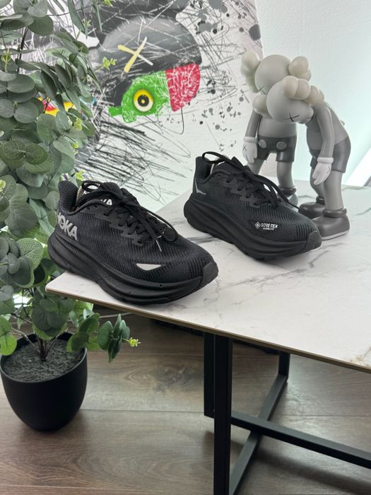 Кросівки Hoka Clifton 9 Gore Tex 38 розмір Е13294