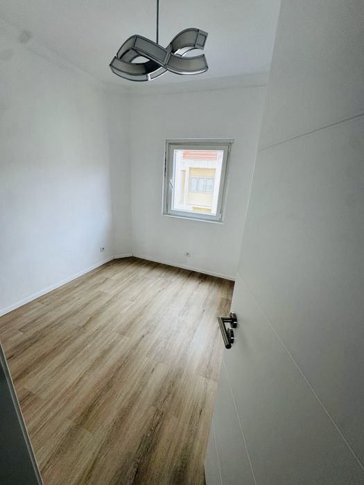 T2 Remodelado a Estrear na Brandoa – 1.100€