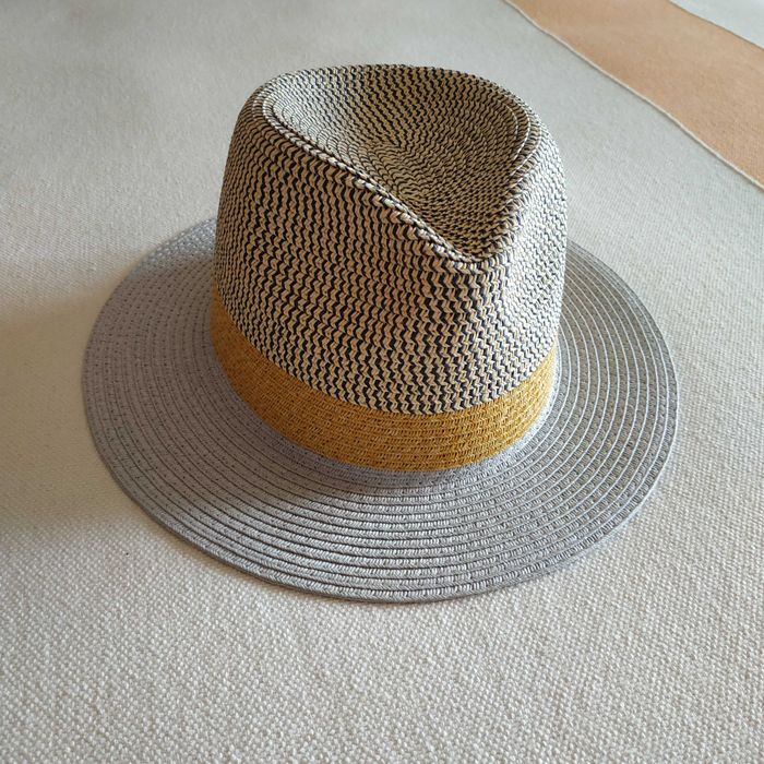 Chapéu azul e bege - Parfois