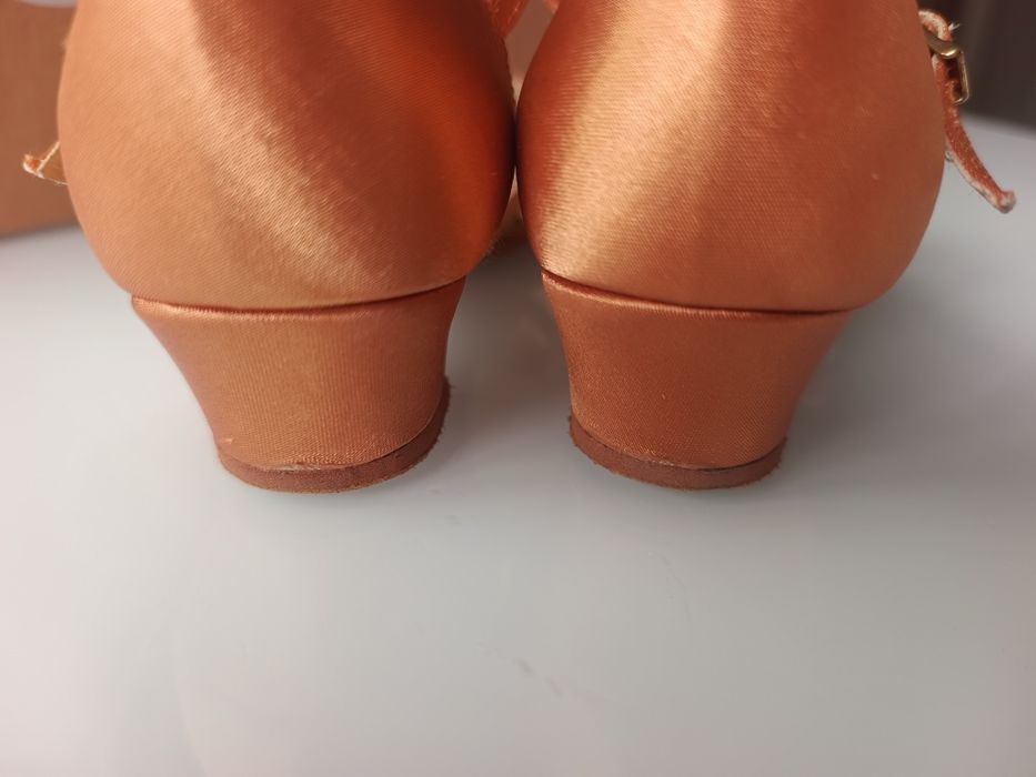 Buty do tańca r. 31 akces dance