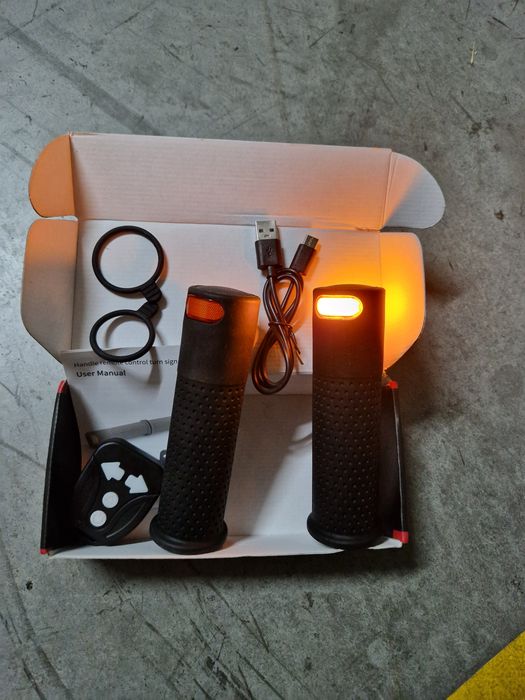 Punhos de guiador com piscas e controlo remoto