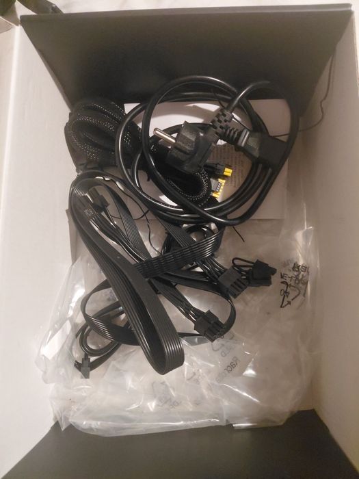 Fonte de alimentação 650W 80+Bronze