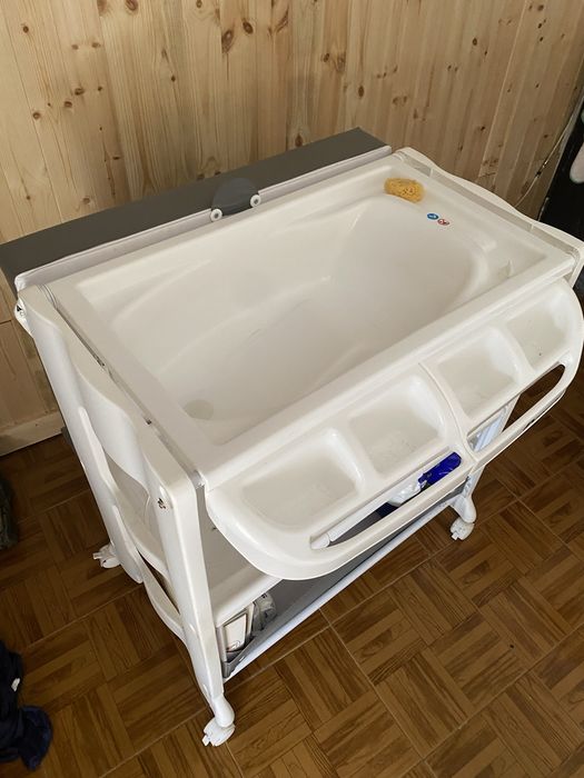 Trocador e banheira para bebe