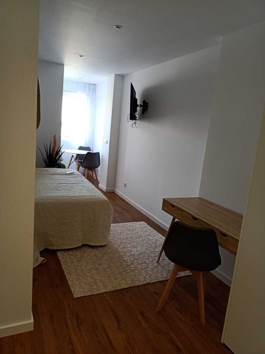 ALUGA-SE PARA ESTUDANTE ESTÚDIO T0 em Coimbra (ao lado Univ. Coimbra)