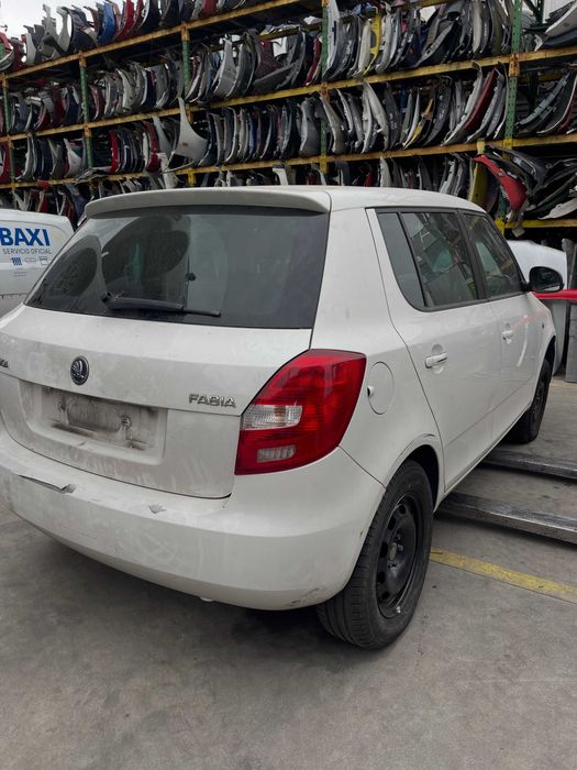 Skoda Fabia 2014 para peças
