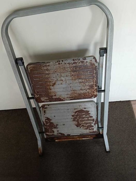 Escadote de 2 degraus usado