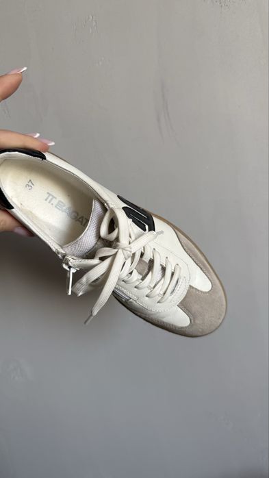 Кросіаки бренду bagatt