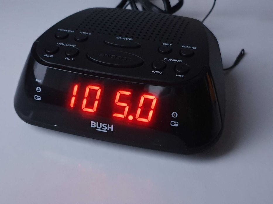 радіо FM AM  будильник Bush Alba CR-07PL + 2шт  акумулятори